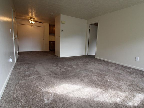 2nd image of 24 Peck St #B-6