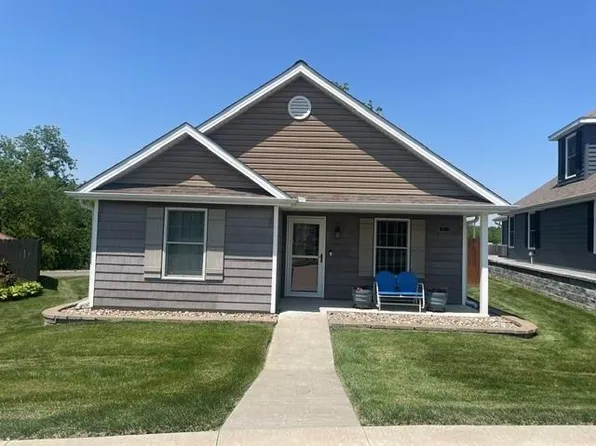4801 N Creek Wood Dr, Saint Joseph, MO 64507
