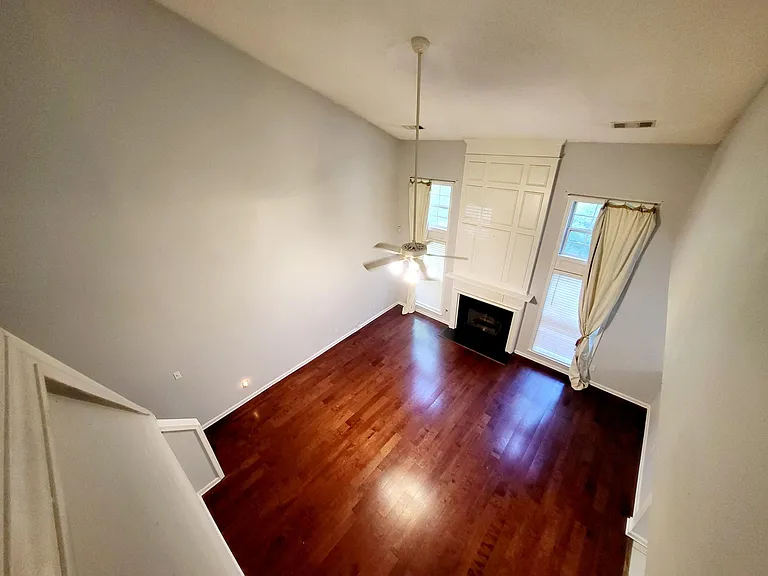 3209 Davenport Park Ln — Photo 10