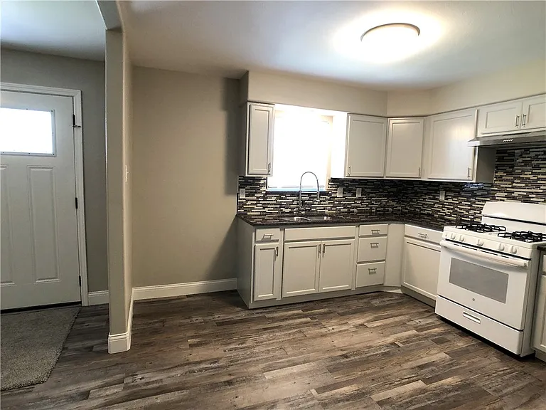 2409 Crews St #2409 — Photo 10