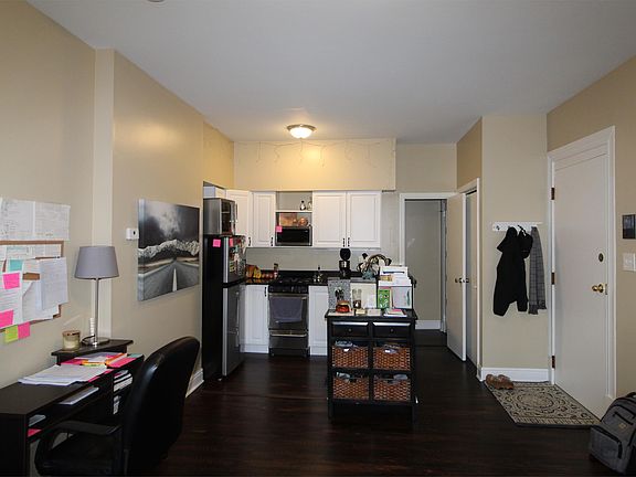 4th image of 914 Western Ave APT 2