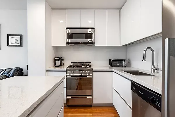 Rented by Compass | media 7