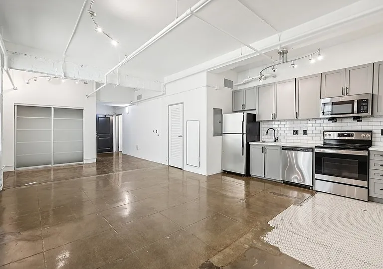 Arrive Broadway Lofts — Photo 40