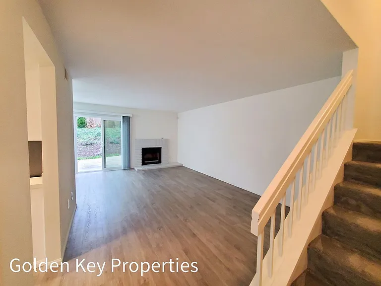2982 Lexington Cir — Photo 6