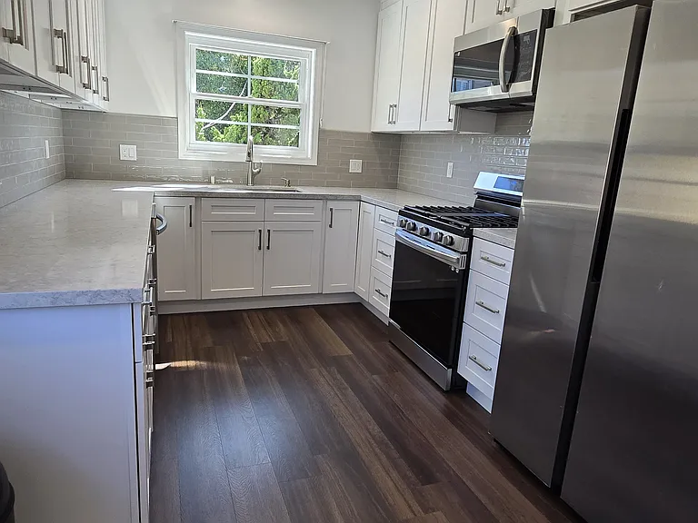 Fully remodeled kitchen with new appliances