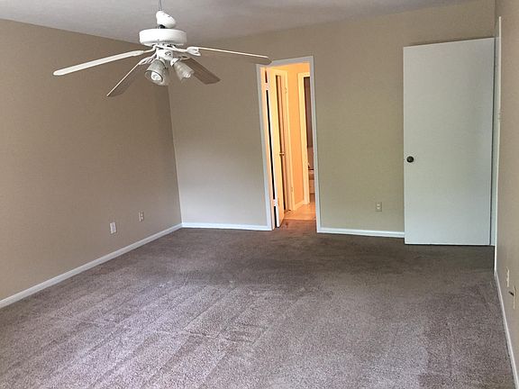 4th image of 3219A Palm Desert Ln