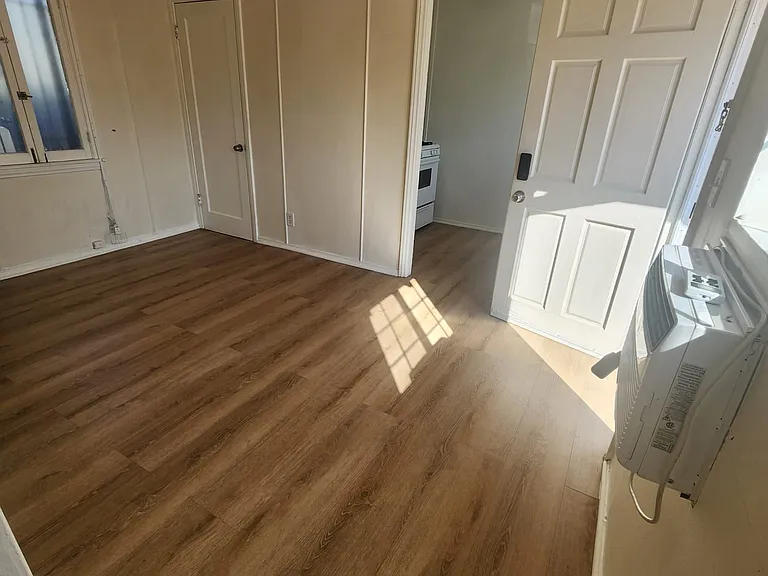 2821 Sierra St #5 — Photo 3