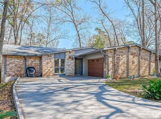 70 Warbonnet Dr, Conroe, TX 77304