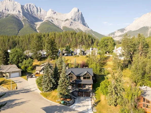 104 NE Rummel Pl, Canmore, AB T1W 2N4