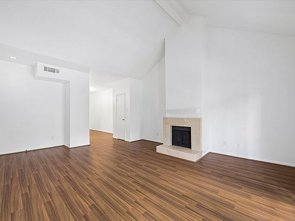 3rd image of 2100 Tanglewilde St APT 286