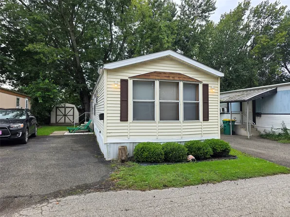 1428 Wana Dr, Erie, PA 16505