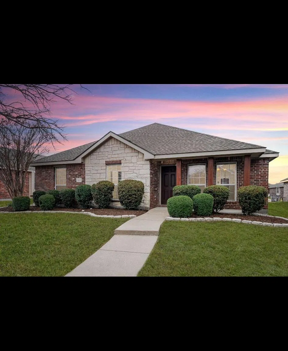 3 bed, 1689 sqft, $2,400 — Photo 1