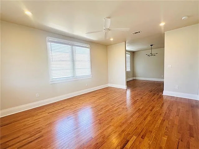 2 bed, 2.0 bath, 1450 sqft, $2,000 — Photo 2