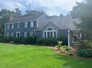 40 Julie Dr, Wrentham, MA 02093