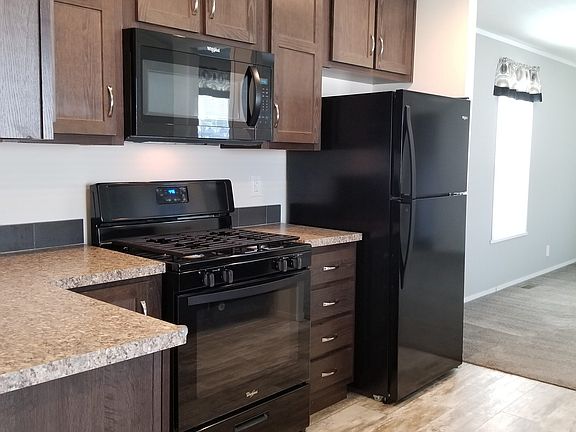 4th image of 2875 N Lakeshore Dr #549