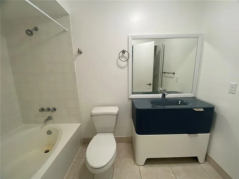 191 Wimbledon Lake Dr — Photo 11