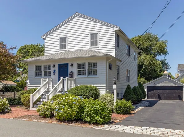 5 Maple St #5, Hingham, MA 02043