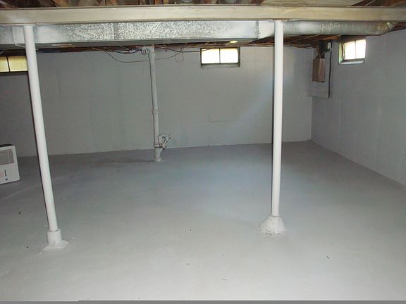 4th image of 138 Cunard Ave