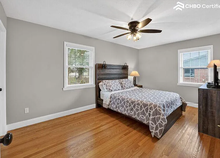 2136 Collins St — Photo 20