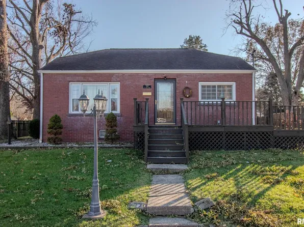 702 W Jones St, West Frankfort, IL 62896