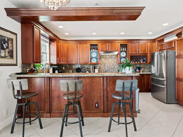 226 N Lakeside Drive, Lake Worth Beach, FL 33460
