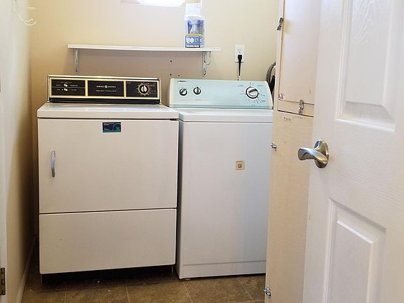 2nd image of 7 Melville Ln