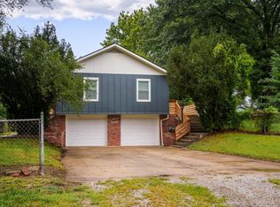 8606 Woodland Ave, Kansas City, MO 64131
