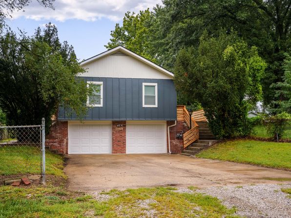 8606 Woodland Ave