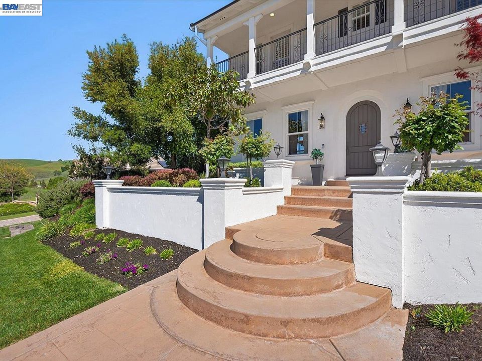 1st image of 130 Tamarind Ln