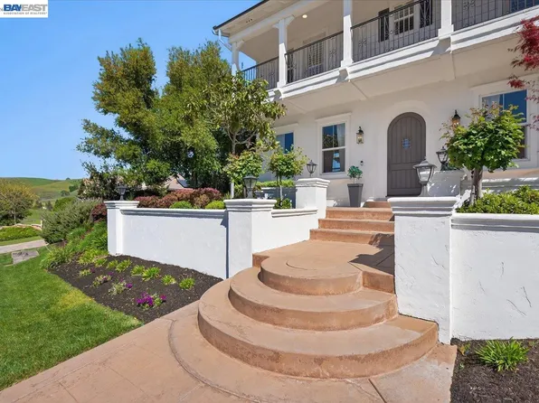130 Tamarind Ln, Danville, CA 94526