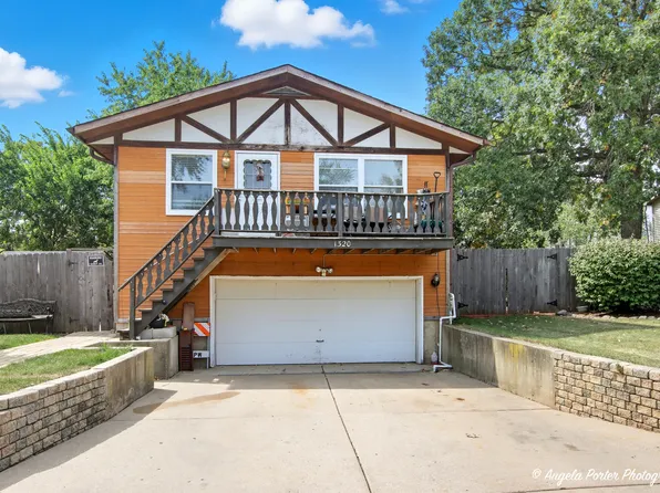 1320 Glenview Ct, Round Lake Beach, IL 60073