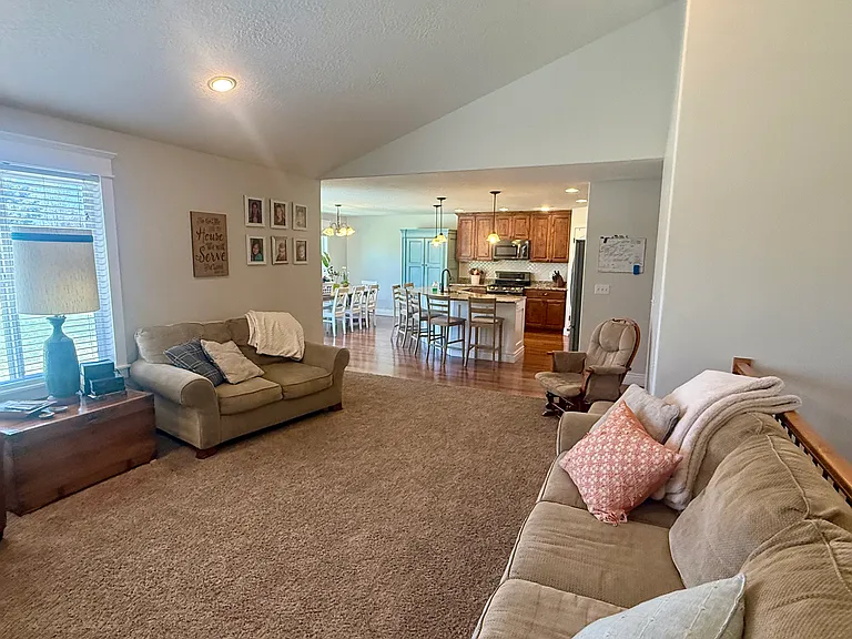 254 N Constitution Dr W — Photo 10