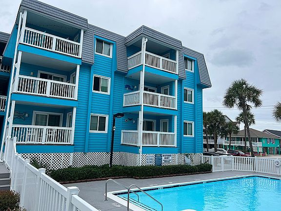 5th image of 700 N Waccamaw Dr.