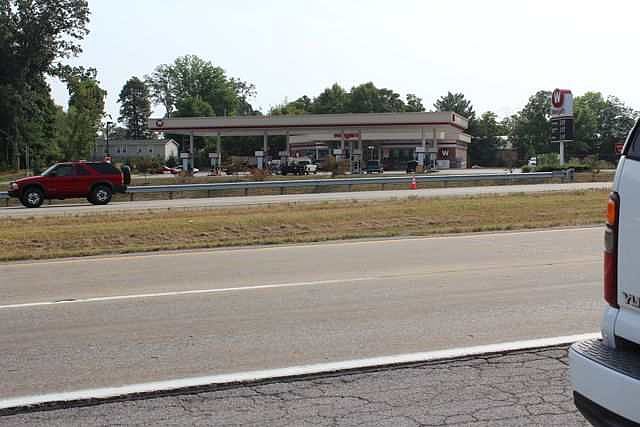 2nd image of 2828 Cherokee Park Rd