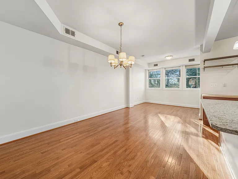 51 Girard St NE — Photo 7