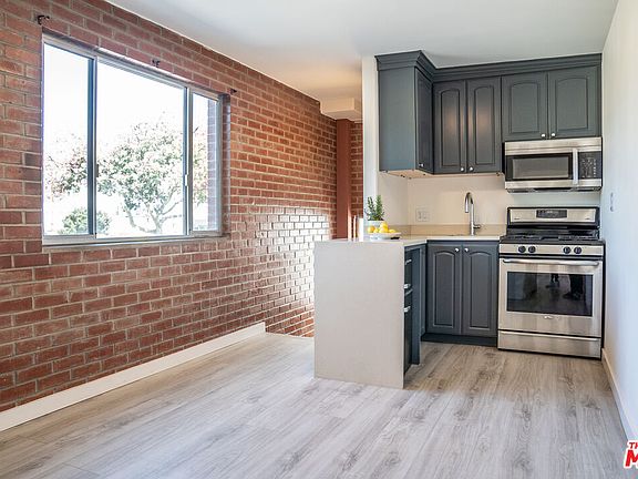 2nd image of 914 N Fairfax Ave #201