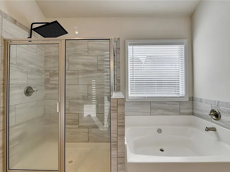 1622 Dover Creek Ln — Photo 42