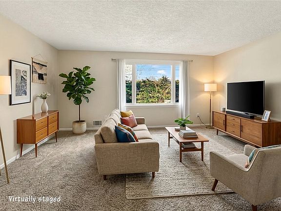 5th image of 100 Edgebrook Ln