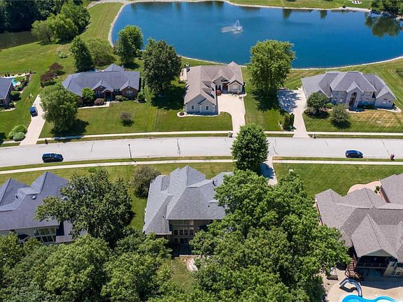 4th image of 8415 Braeswood Estates Dr