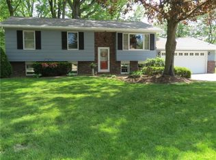 166 N Colonial Dr, Cortland, OH