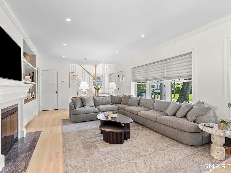 13 Sunnyside Ave — Photo 8