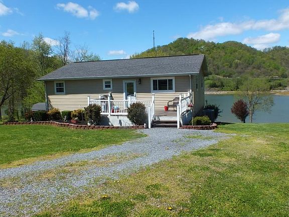 2nd image of 419 Horseshoe Bend Rd