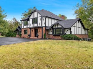 10656 Ladue Rd, Saint Louis, MO 63141