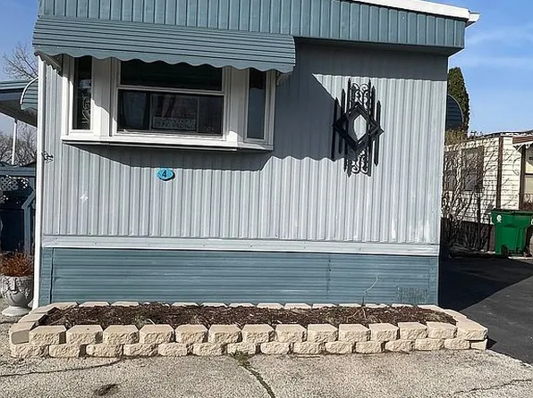 4 Spring Dr, Justice, IL 60458