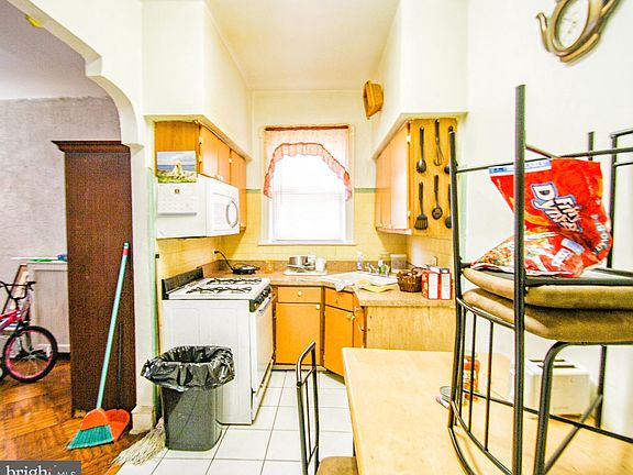5th image of 1003 W Duncannon Ave