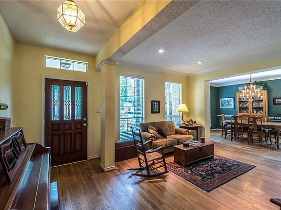 4th image of 2710 Fernwood Dr