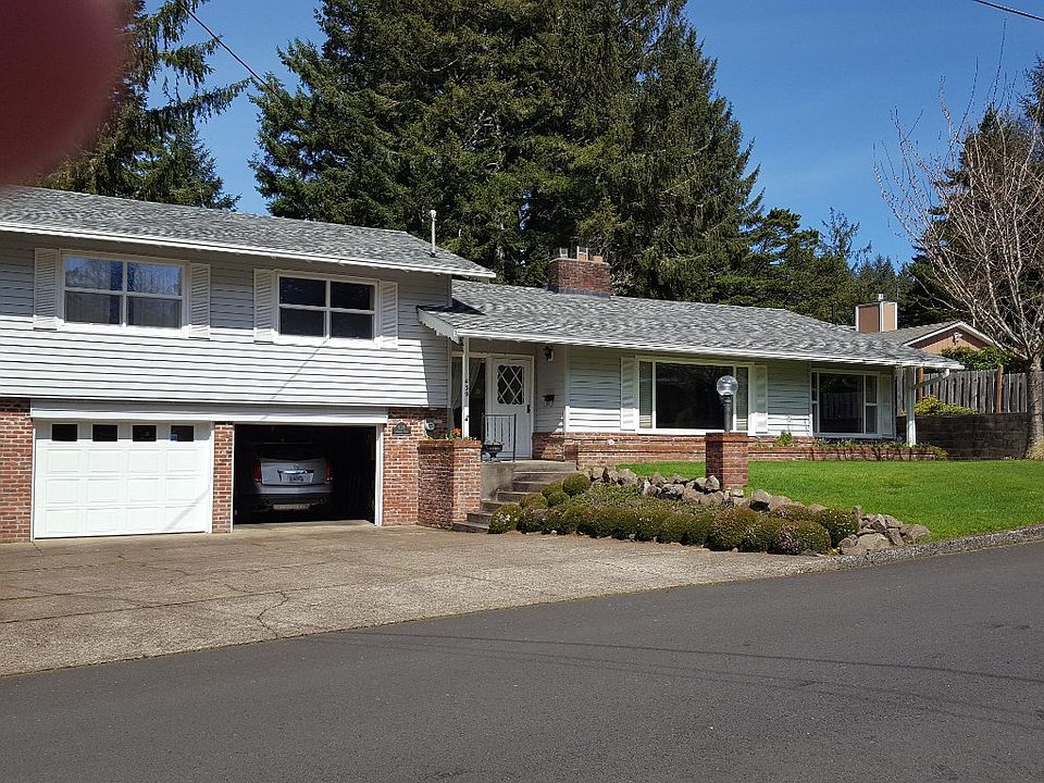 1st image of 439 NE Chambers Ct