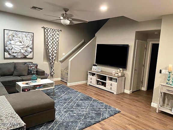 3rd image of 962 E Cantebria Dr