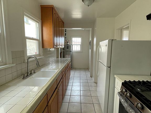 3rd image of 2460-2470 Eastlake Ave #2460