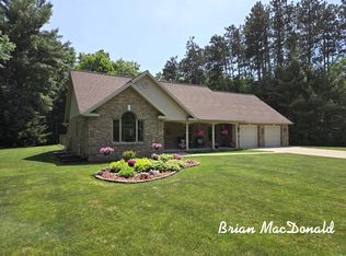 4150 Scenic Pines Dr NE, Rockford, MI 49341